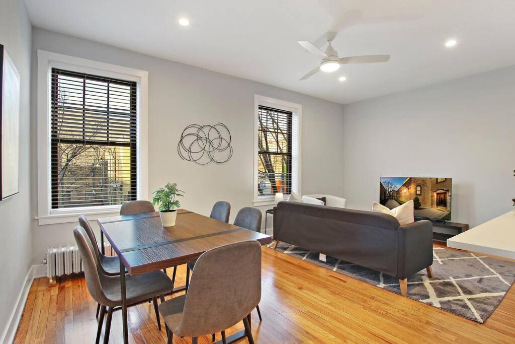 3br Beautifully Designed Close To Shops - Belmont A3 Chicago