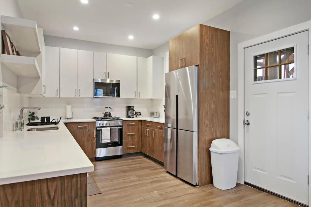 3br Beautifully Designed Close To Shops - Belmont A3 * Chicago