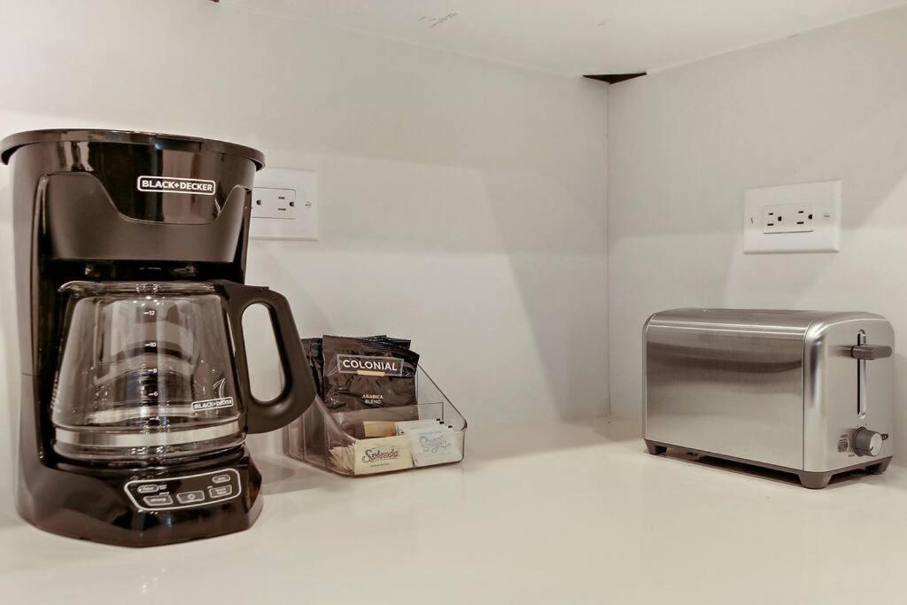 3br Beautifully Designed Close To Shops - Belmont A3 Chicago