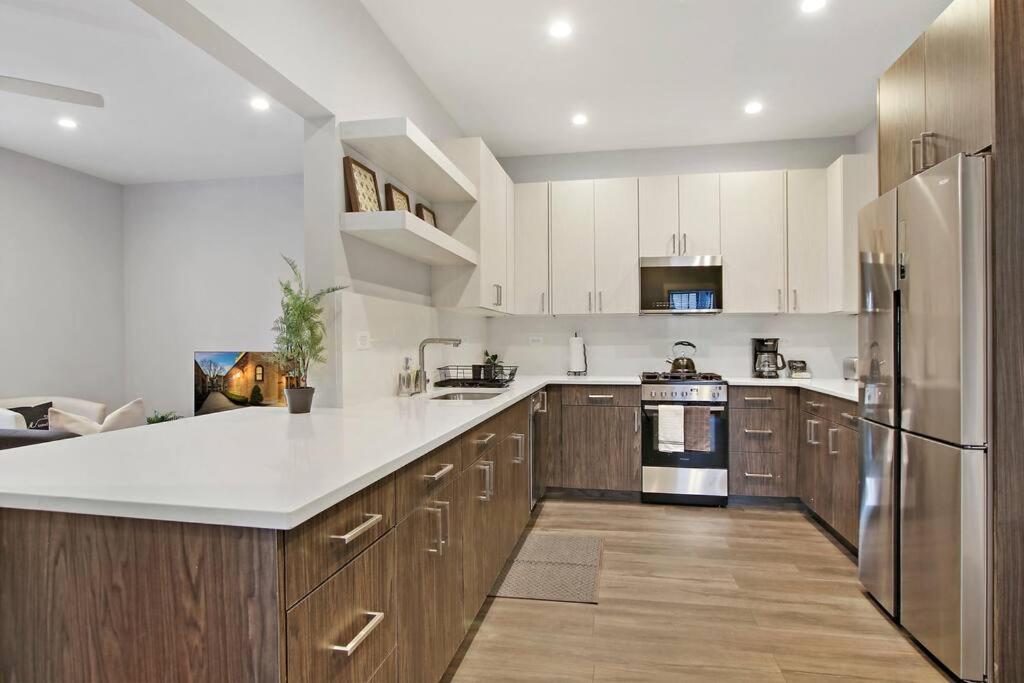 3br Beautifully Designed Close To Shops - Belmont A3 Apartment