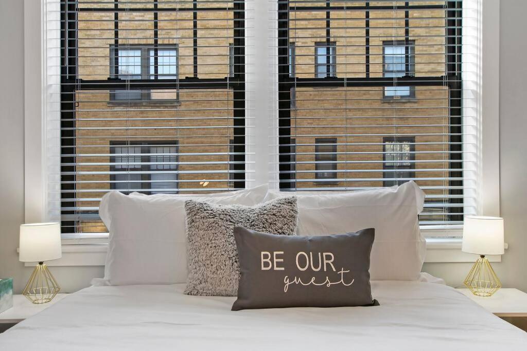 Apartment 3br Beautifully Designed Close To Shops - Belmont A3 *