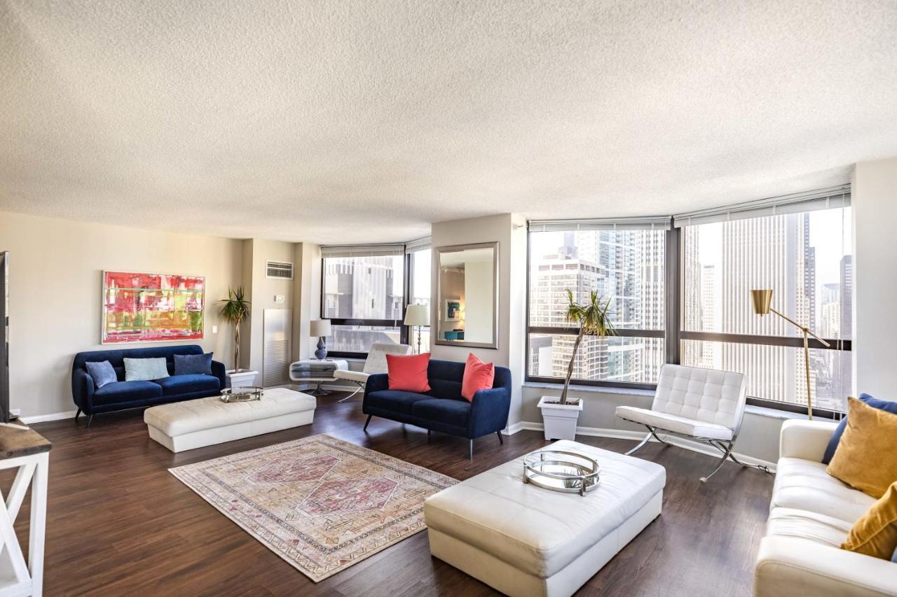 Apartamento 3br Stunning Spacious Sky Loft Indoor Pool, Parking & Incredible Views Chicago