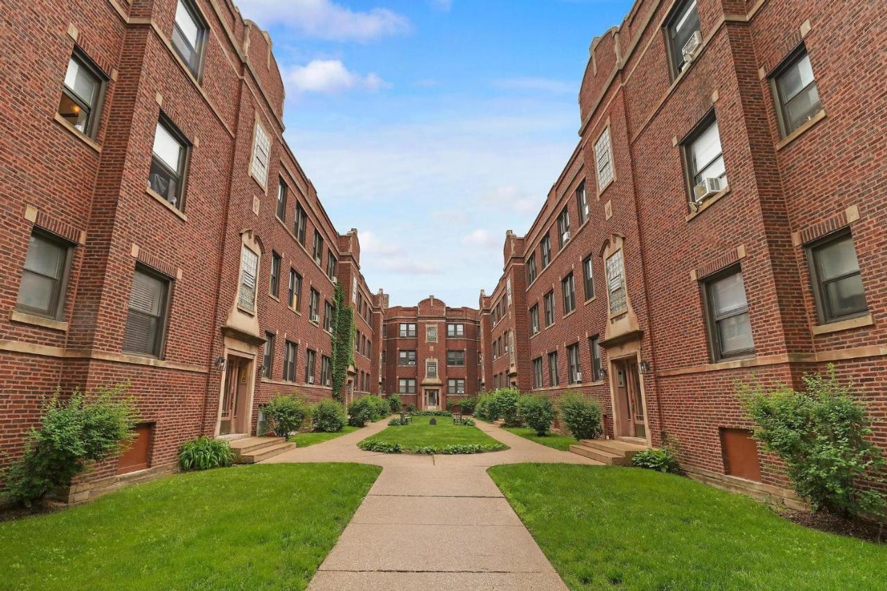 2br Lively & Chic Close To Shops - Touhy 3s Chicago