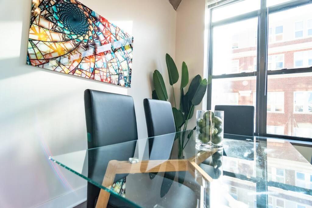 Family Friendly Spacious 3Br Suite Sleeps Up To 10 Guests With Optional Parking And Gym Access Near Mccormick Place And Soldier Field Chicago