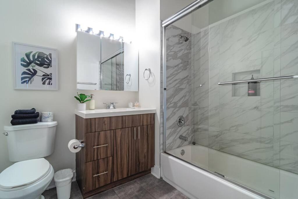 Mccormick Place Huge 2Br Cozy Loft Suite With Optional Parking Sleeps 8 Near Soldier Field And Grant Park