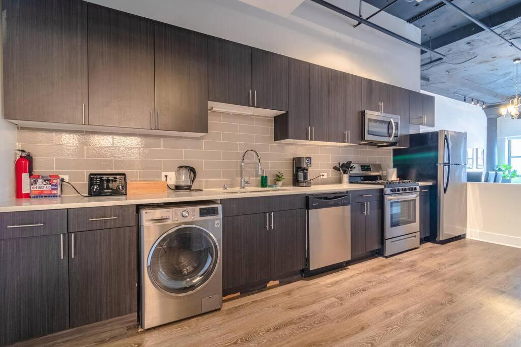Mccormick Place Huge 2Br Cozy Loft Suite With Optional Parking Sleeps 8 Near Soldier Field And Grant Park Apartment *