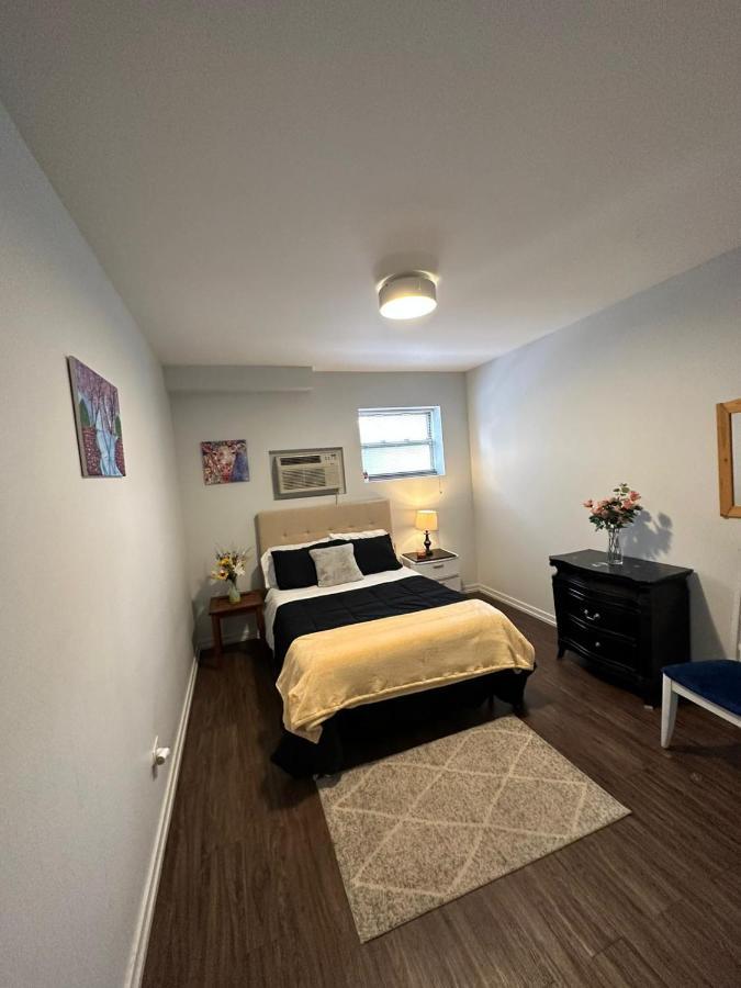 Cossy Close To Lake In * Chicago