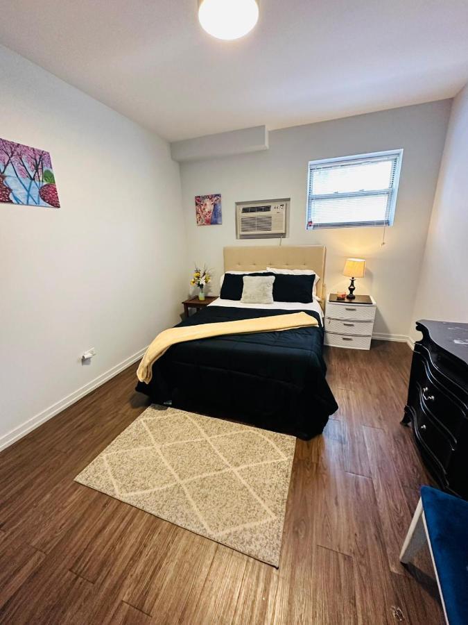 Cossy Close To Lake In Chicago