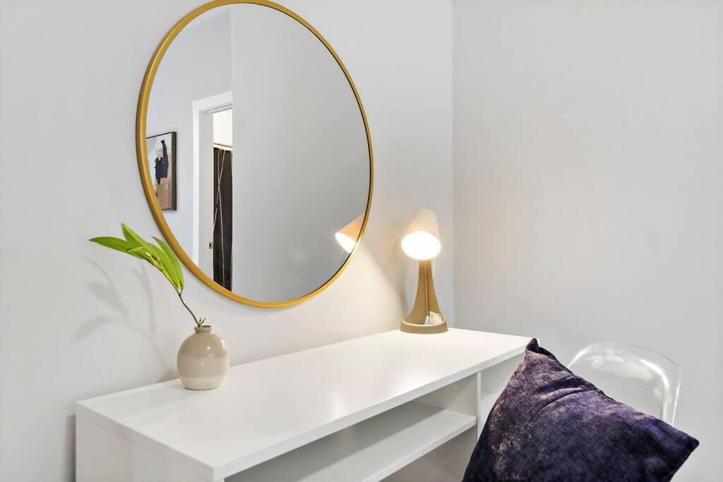 3br Beautifully Designed Close To Shops - Belmont A3 Apartment *