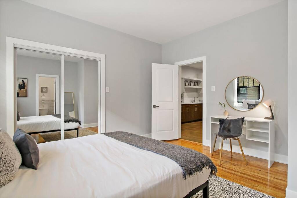 3br Beautifully Designed Close To Shops - Belmont A3 Apartment Chicago