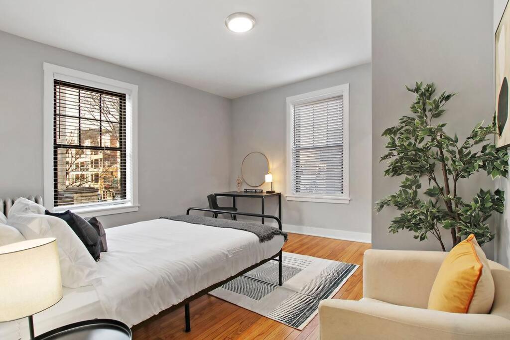 Apartment 3br Beautifully Designed Close To Shops - Belmont A3 Chicago