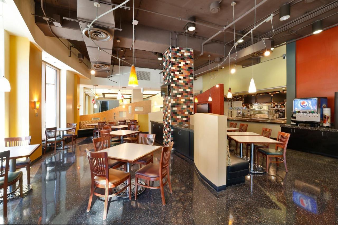 Sheraton Grand Riverwalk Hotel 4*