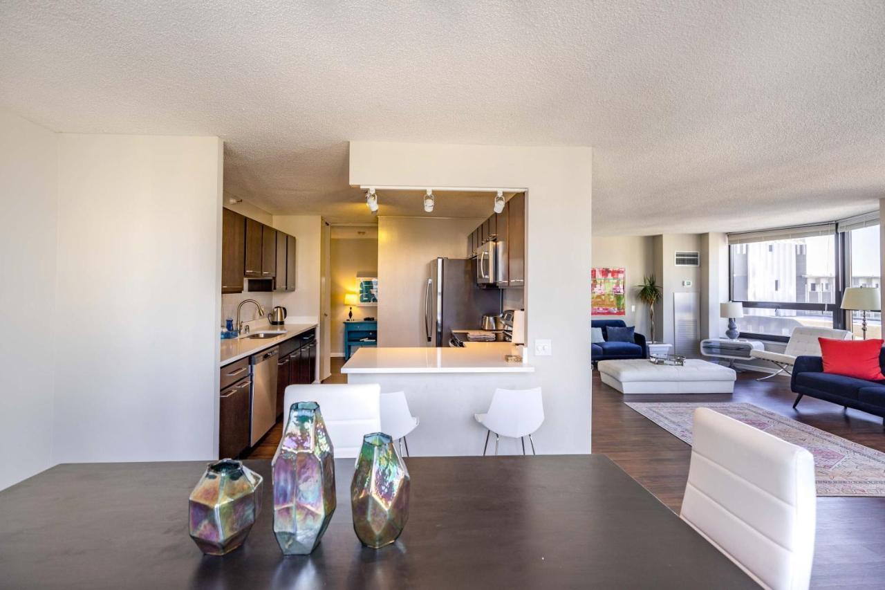 3br Stunning Spacious Sky Loft Indoor Pool, Parking & Incredible Views Apartamento Chicago