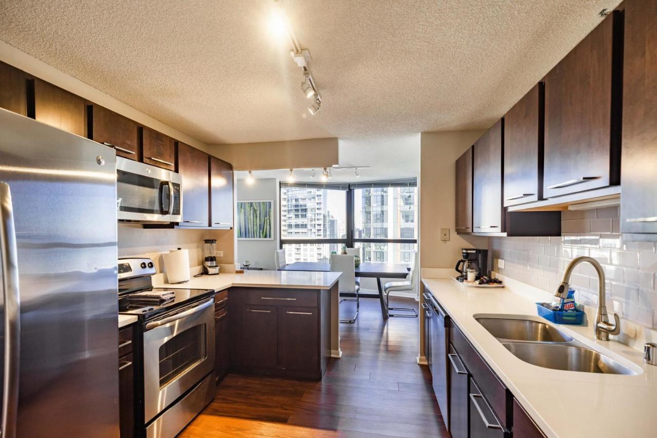 3br Stunning Spacious Sky Loft Indoor Pool, Parking & Incredible Views Apartamento