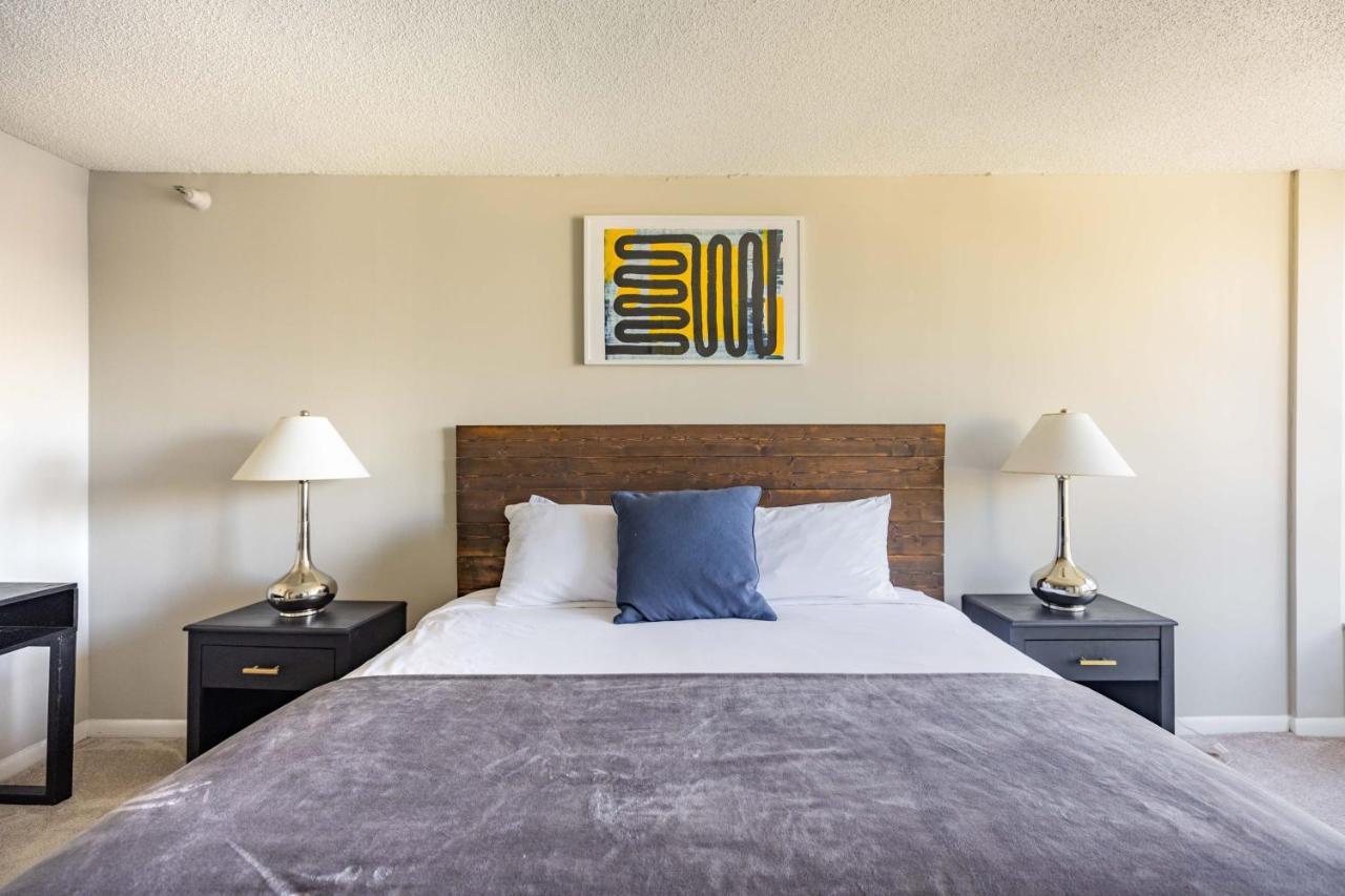 3br Stunning Spacious Sky Loft Indoor Pool, Parking & Incredible Views Apartamento *