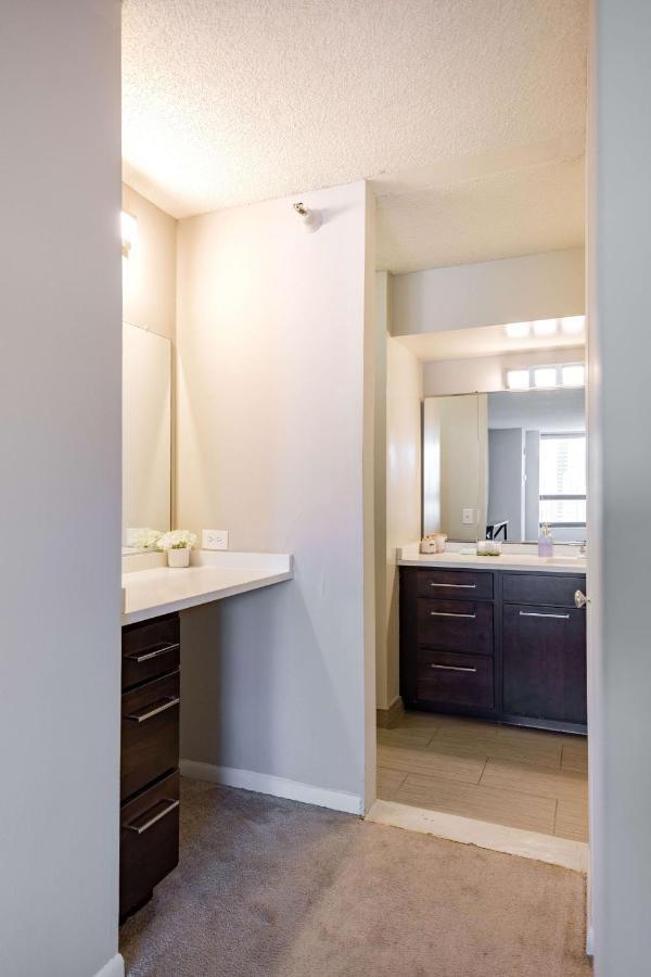 3br Stunning Spacious Sky Loft Indoor Pool, Parking & Incredible Views Apartamento