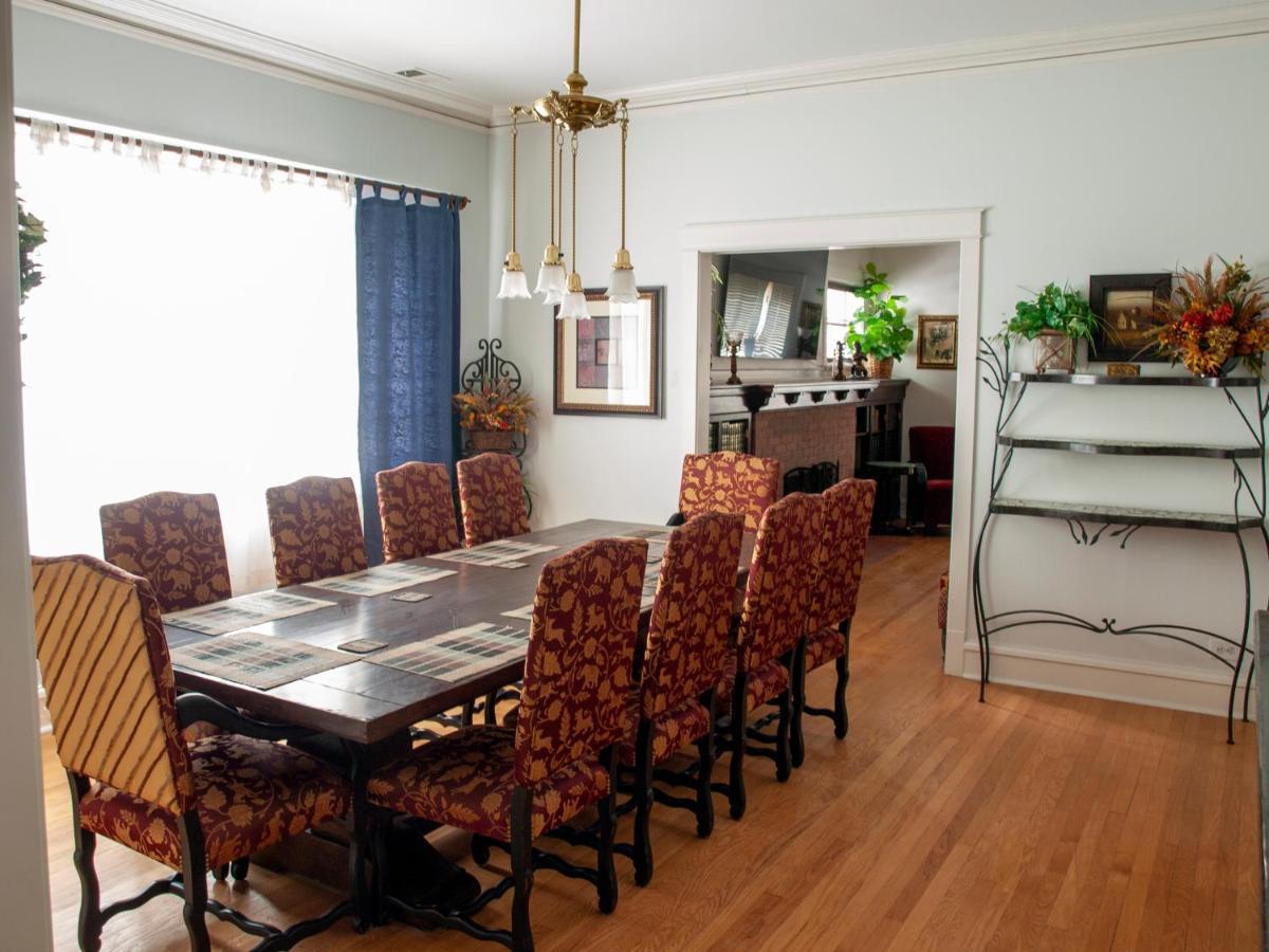 Bootlegger House Sleeps 10-20 Free Tv & Parking Apartment Chicago