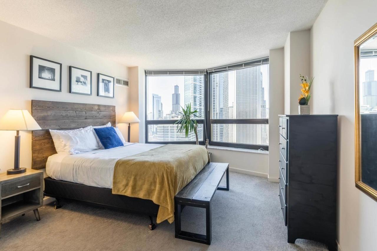 3br Premium Executive Penthouse W/ Pool & Parking Apartamento Chicago