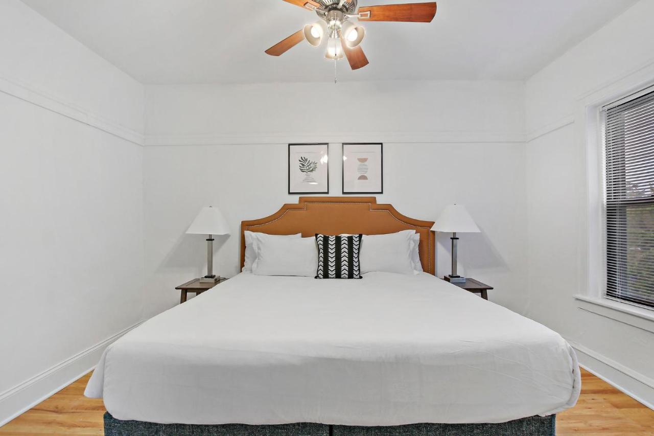 3br Sparkling Elegant Apt With Kitchen Near Boystown - Cornelia 3n * Chicago
