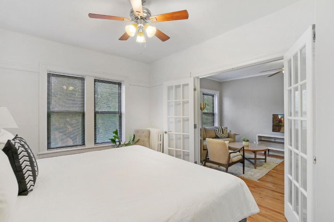 3br Sparkling Elegant Apt With Kitchen Near Boystown - Cornelia 3n Apartment