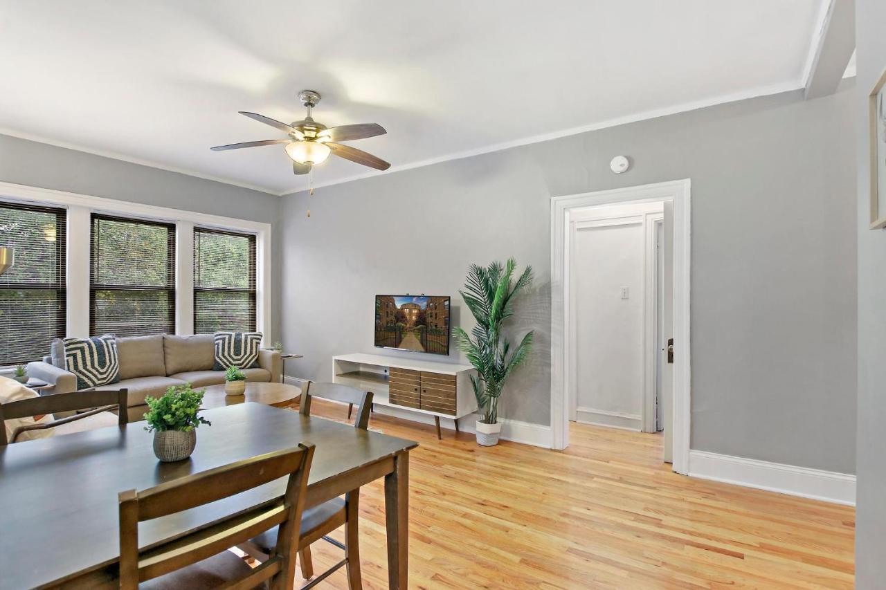 3br Sparkling Elegant Apt With Kitchen Near Boystown - Cornelia 3n Apartment