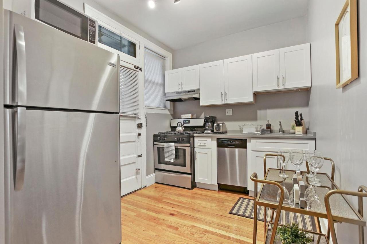 Apartment 3br Sparkling Elegant Apt With Kitchen Near Boystown - Cornelia 3n *