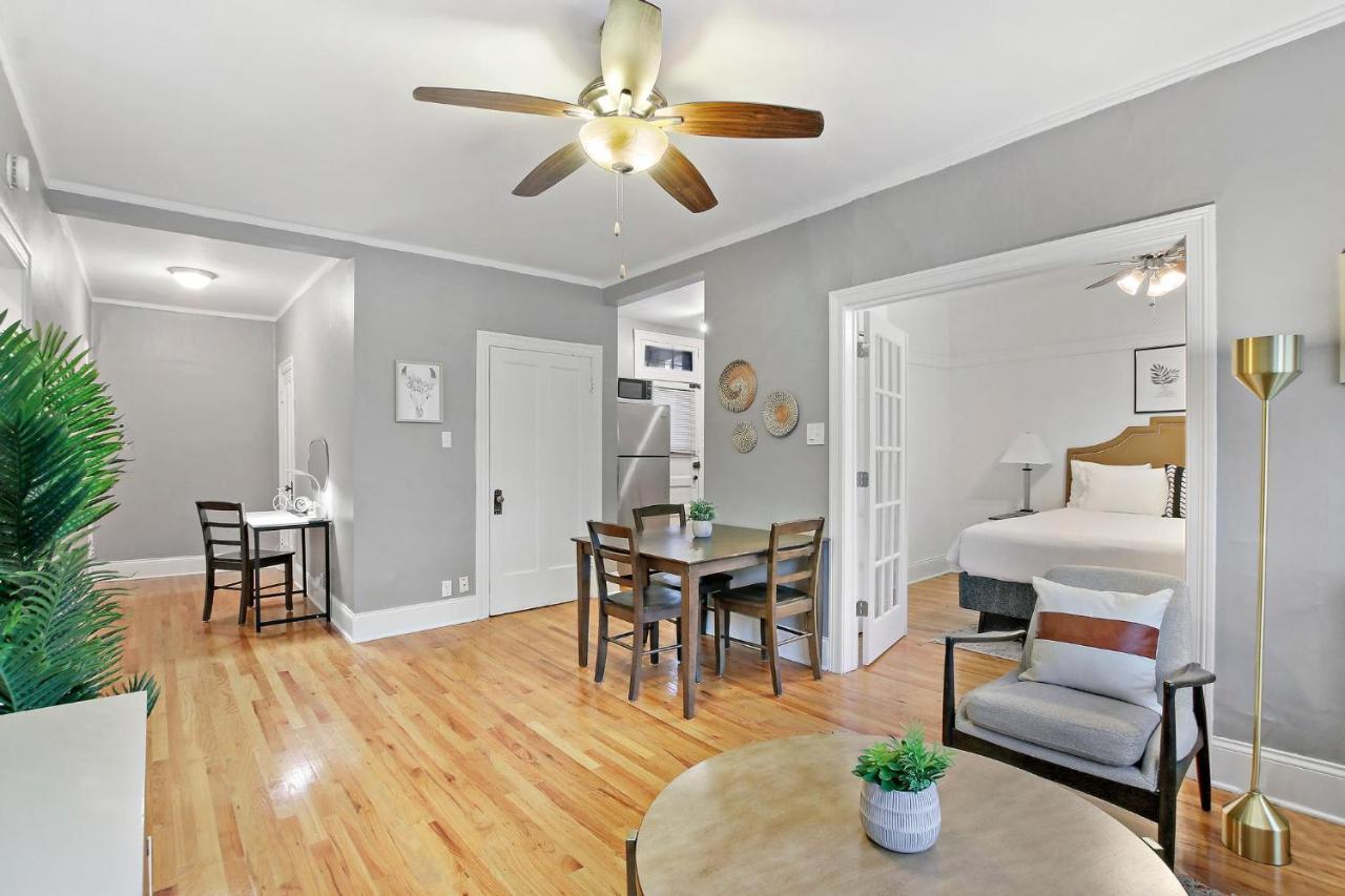 Apartment 3br Sparkling Elegant Apt With Kitchen Near Boystown - Cornelia 3n