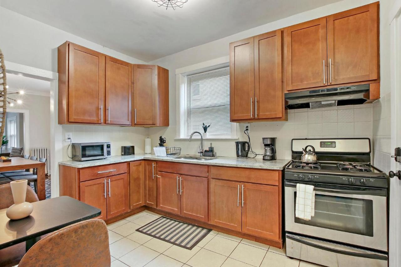 2br Comfy & Artistic Outfitted For Comfort - Francisco 1 Apartment Chicago