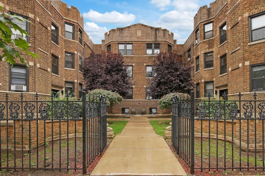 Apartment 3br Sparkling Elegant Apt With Kitchen Near Boystown - Cornelia 3n Chicago