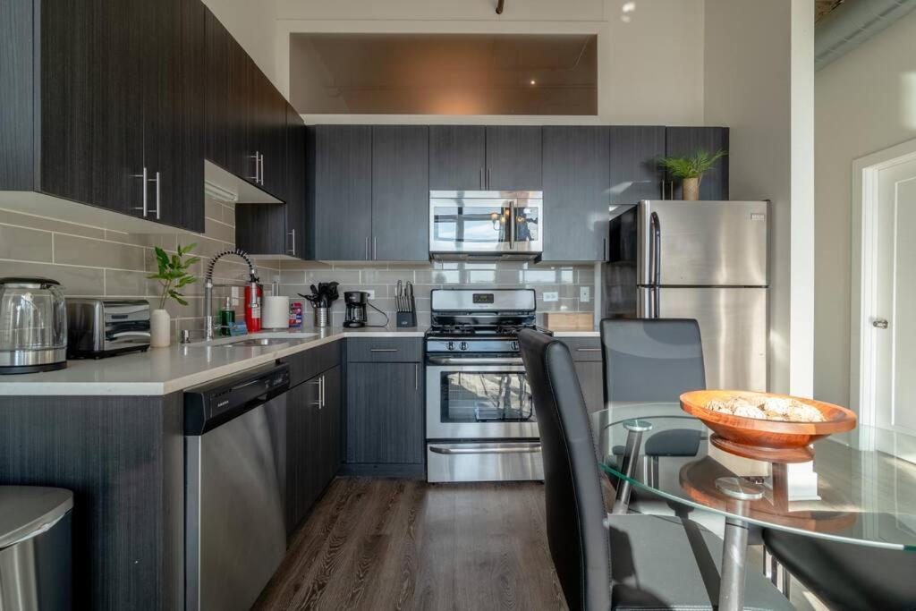 Apartment Chicago 2Br Suite Perfect For Convention And Business Trips Near Mccormick Place, Arena, Soldier Field And Grant Park *