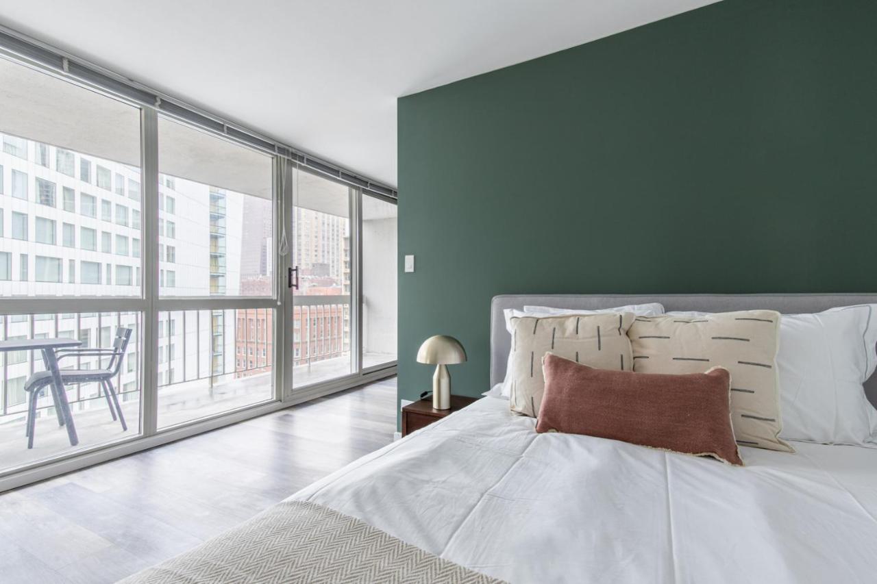 Gold Coast 1br W Gym Pool Nr Magnificent Mile Chi-221