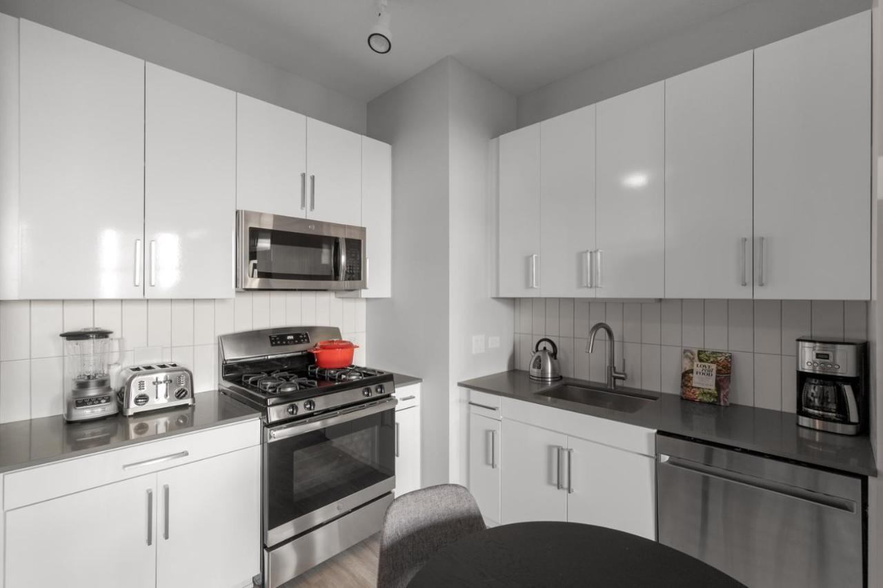 Apartment Loop 1br W Gym Roofdeck Wd Nr W Loop The Chi-210 *