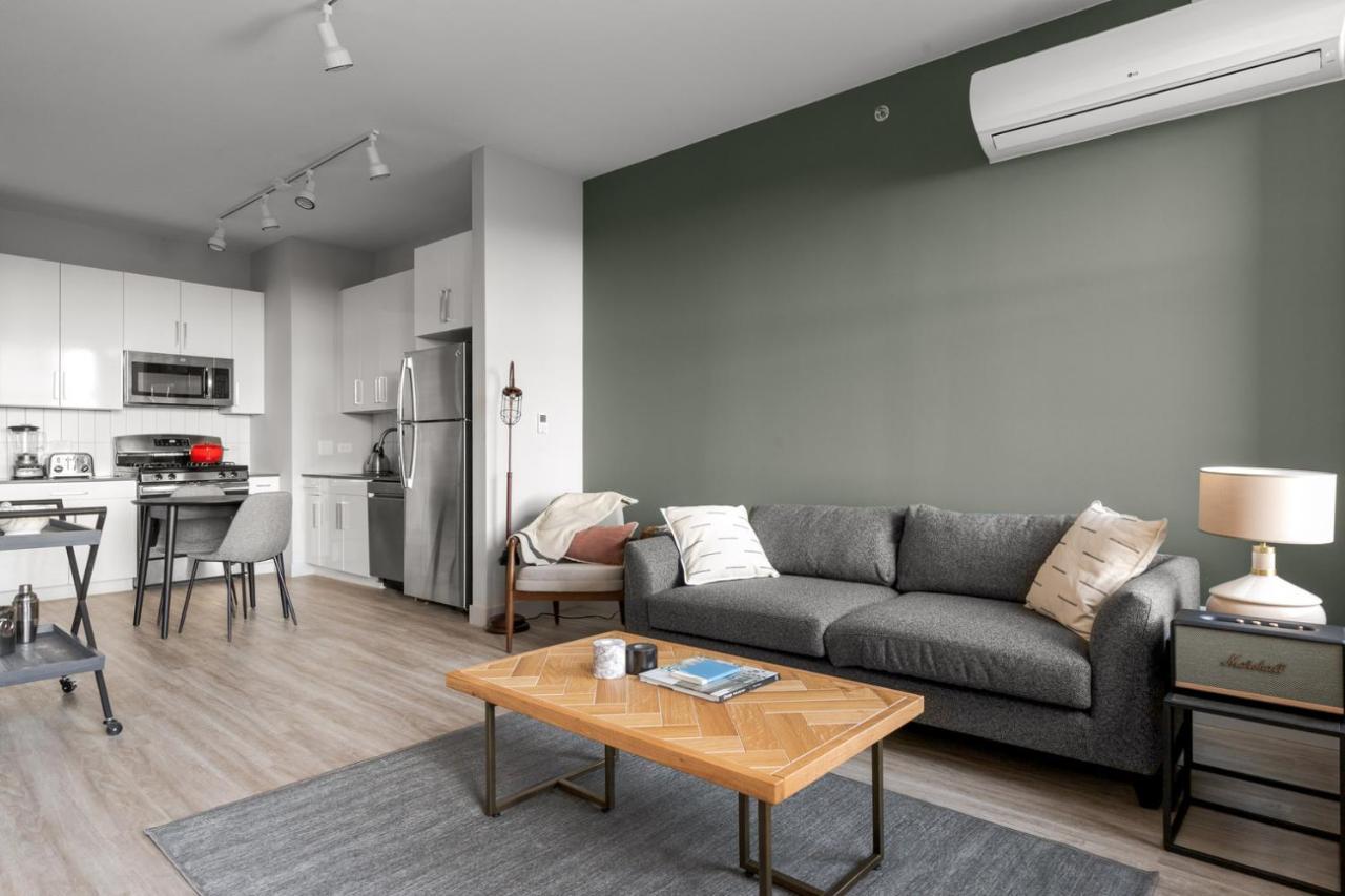 Apartment Loop 1br W Gym Roofdeck Wd Nr W Loop The Chi-210 Chicago