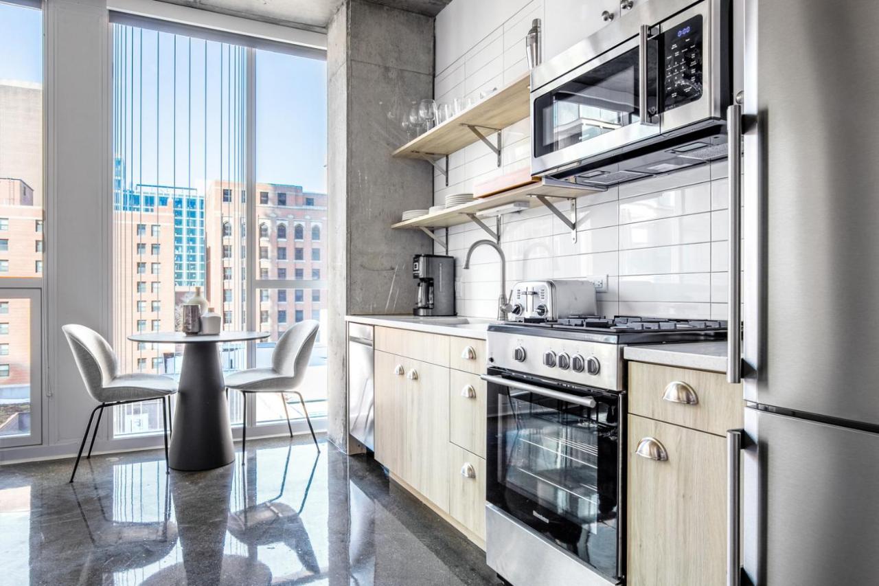 River N 1br W Gym Pool Nr L Stop Beach Chi-362