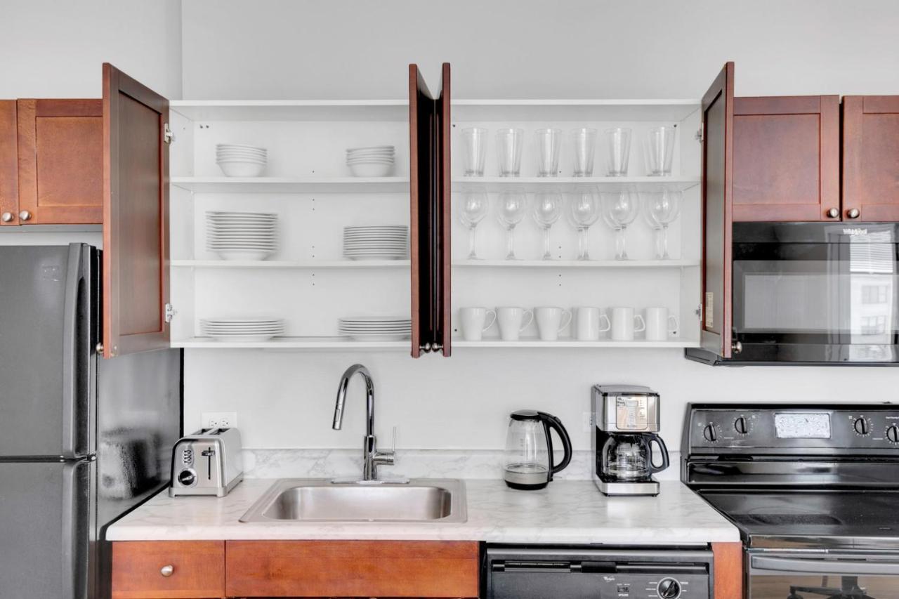 Loop 2br W Gym Doorman Same Block As L Chi-673 Apartment *