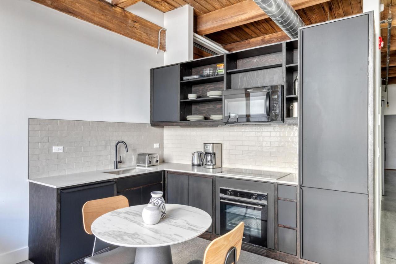 Apartment Lincoln Park 1br W Lounge Roof Gym Nr Depaul Chi-565
