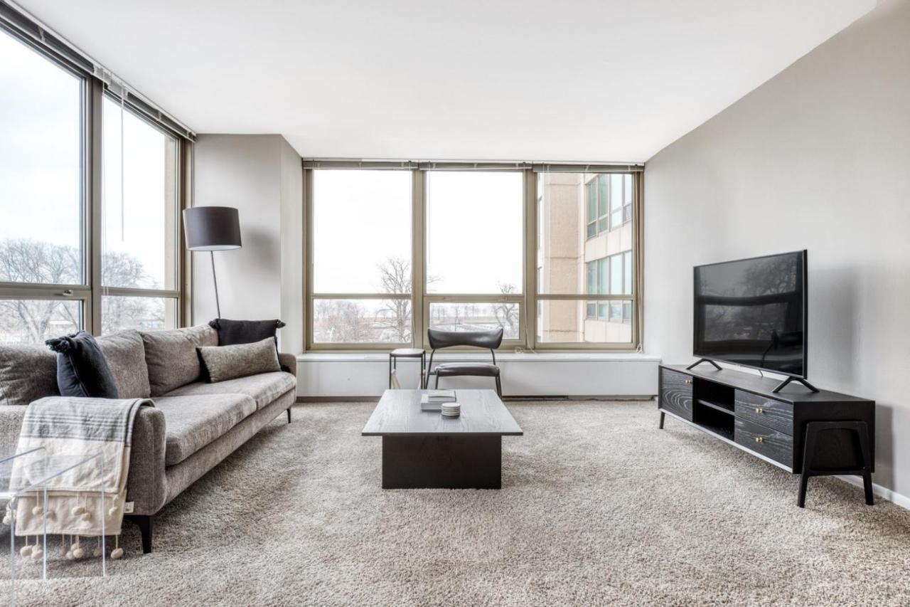 Lakeview 2br W Deck Pool Gym Nr Lincoln Park Chi-717