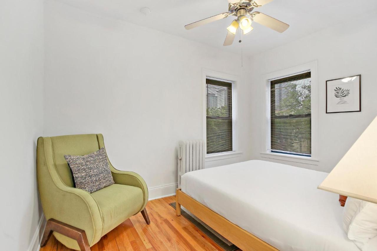 3br Sparkling Elegant Apt With Kitchen Near Boystown - Cornelia 3n *