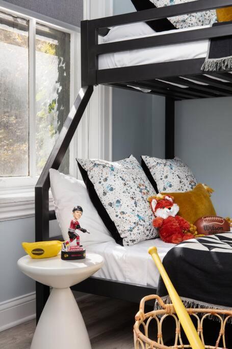 The Neighborhood Hotel - Lincoln Park 501 - Three Bedroom Penthouse Hotel *