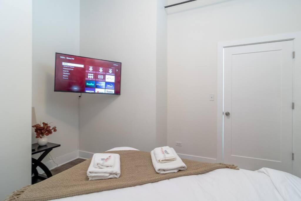Apartment Chicago 2Br Suite Perfect For Convention And Business Trips Near Mccormick Place, Arena, Soldier Field And Grant Park