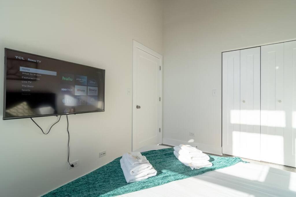 Chicago 2Br Suite Perfect For Convention And Business Trips Near Mccormick Place, Arena, Soldier Field And Grant Park Apartment Chicago
