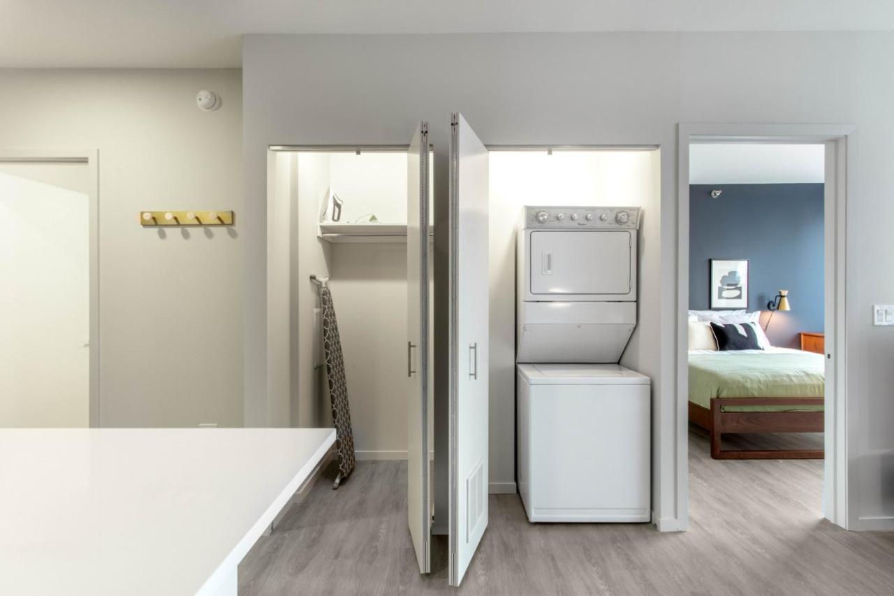 River N 1br W Gym Wd Nr Mag Mile By Bluegound Chi-127 Chicago