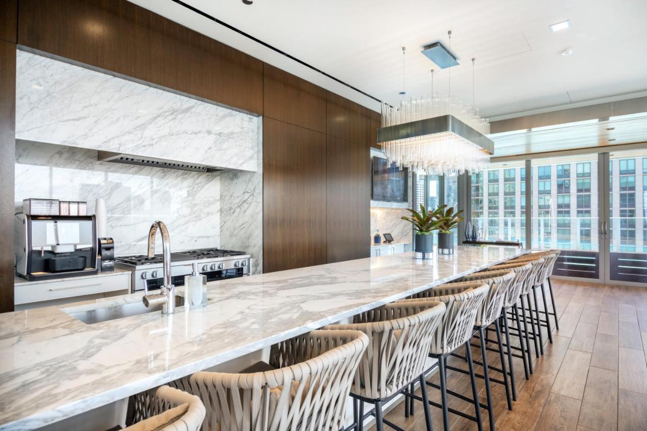River N 1br W Gym Wd Nr Mag Mile By Bluegound Chi-127 * Chicago
