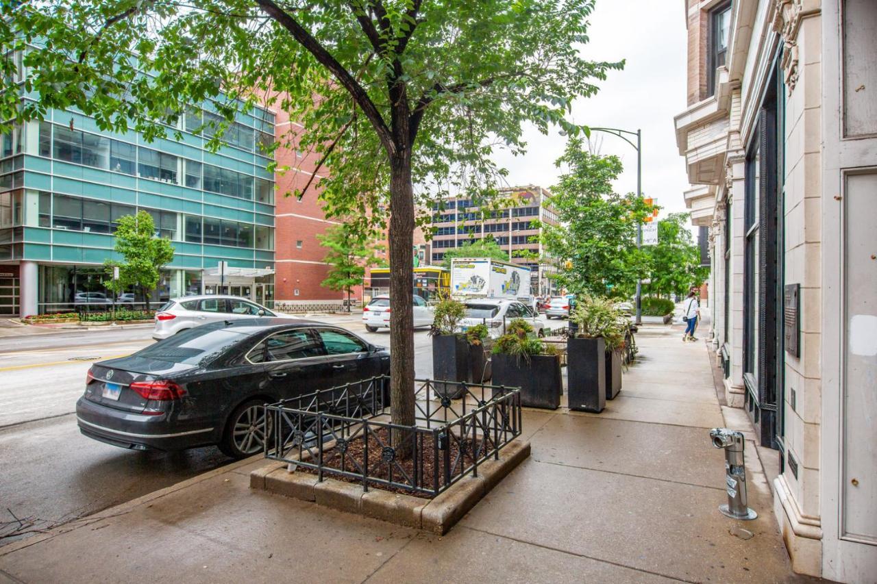 River N 1br W Gym Pool Nr L Stop Beach Chi-362