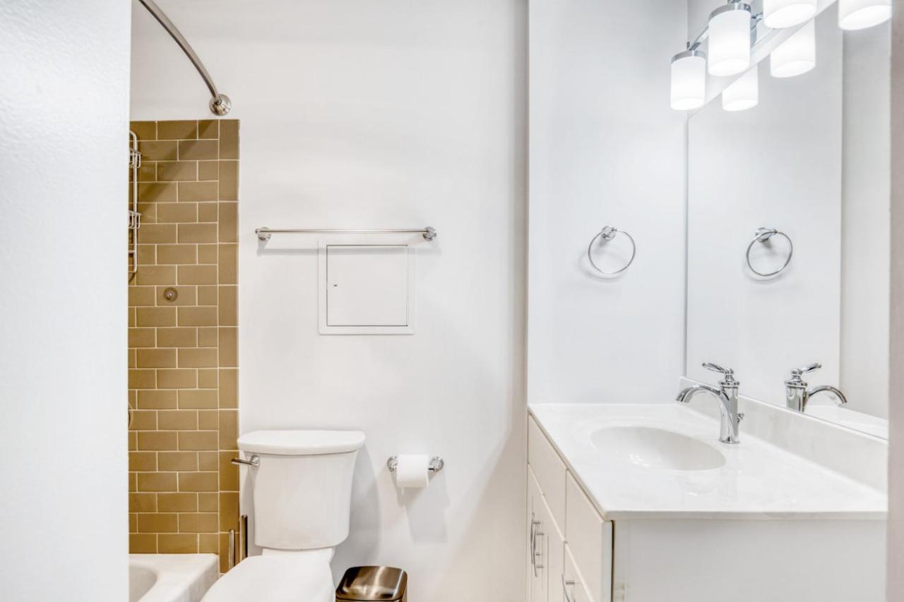 Lakeview 2br W Deck Pool Gym Nr Lincoln Park Chi-717
