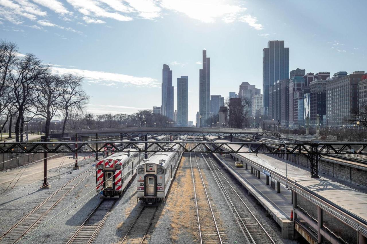 Loop 1br W Gym Roof Nr Millennium Park Chi-370