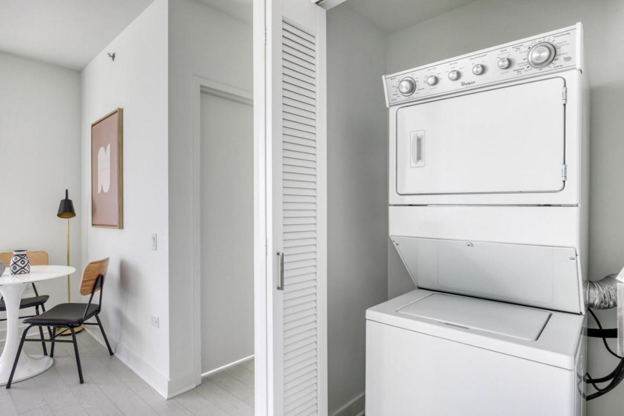 Apartment W Loop 1br W Pool Coworking Gym 1 Block To L Chi-524 Chicago