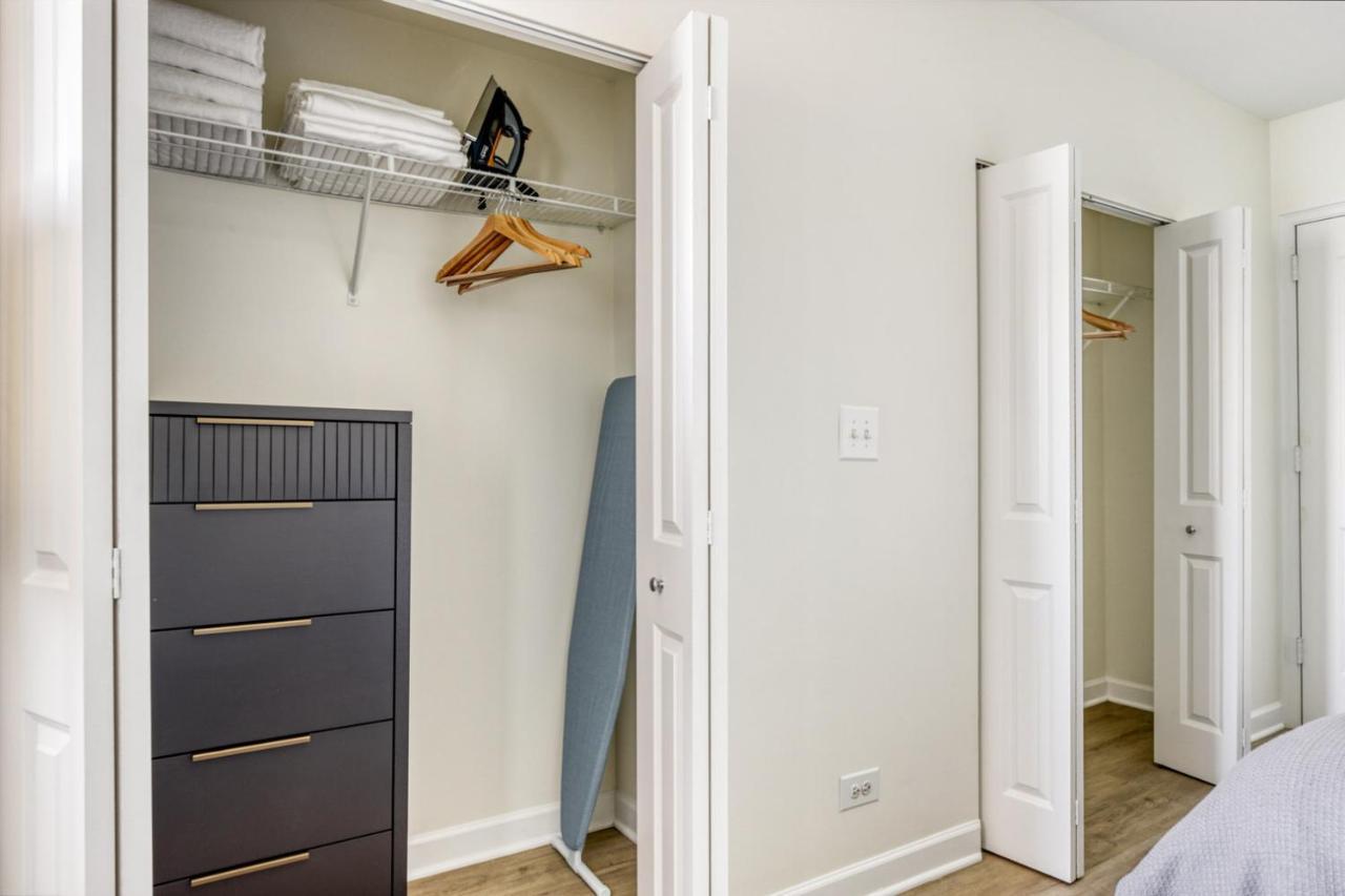 Gold Coast 1br W Doorman Gym 2 Blocks To L Chi-554 * Chicago