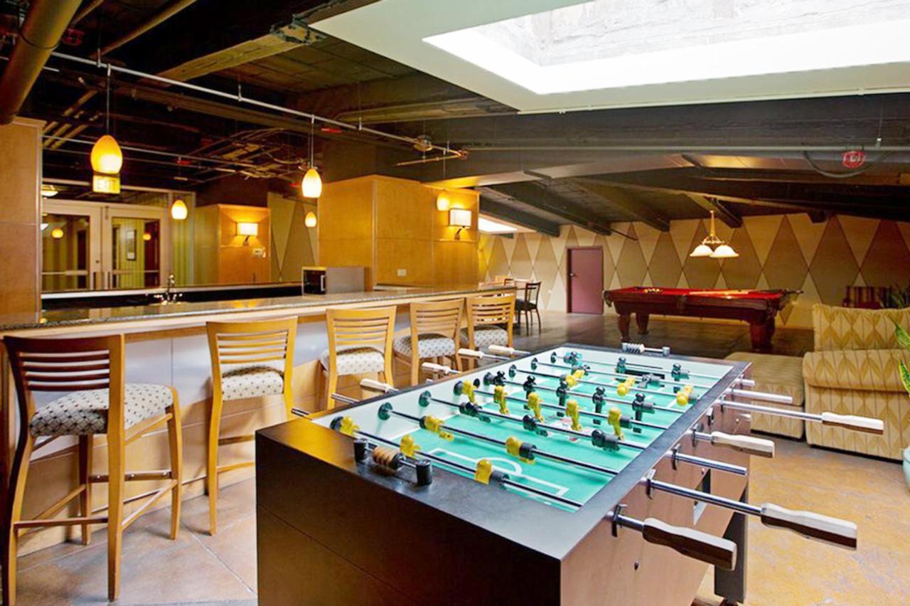 Loop 2br W Gym Doorman Same Block As L Chi-673 *