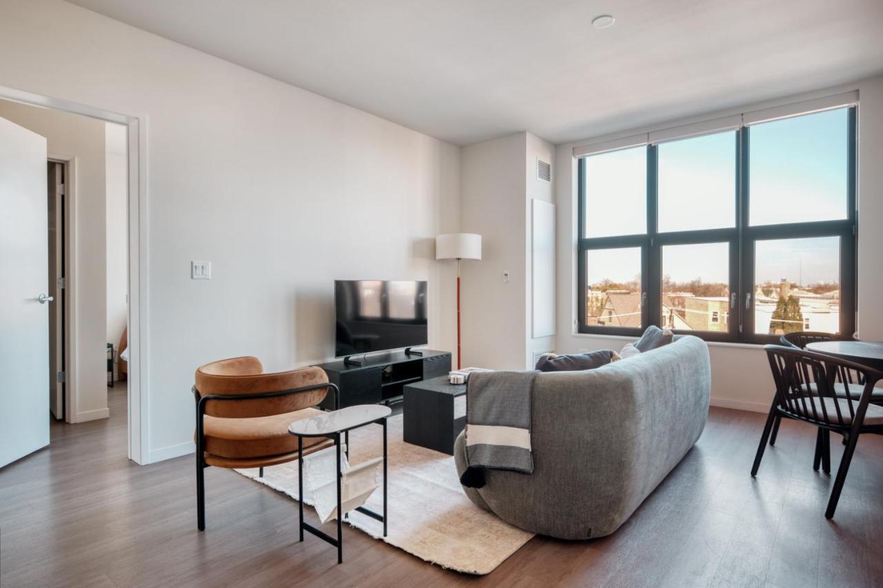 Logan Square 2br W Pool Lounge Gym Nr L Chi-869 Chicago